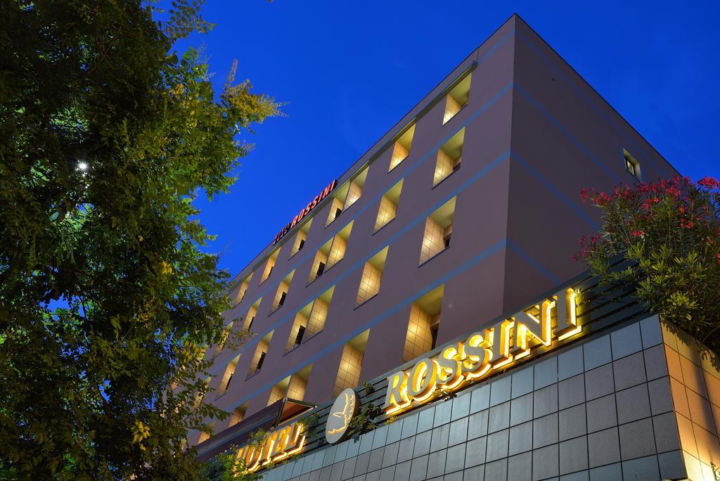 Hotel Rossini Пезаро Экстерьер фото
